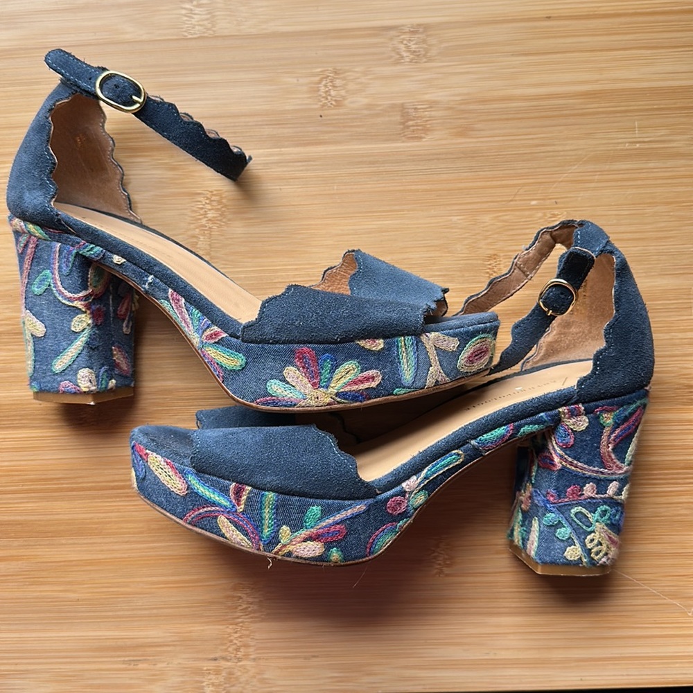 Anthropologie blue suede embroidered scalloped strapped heels size 37 (7)